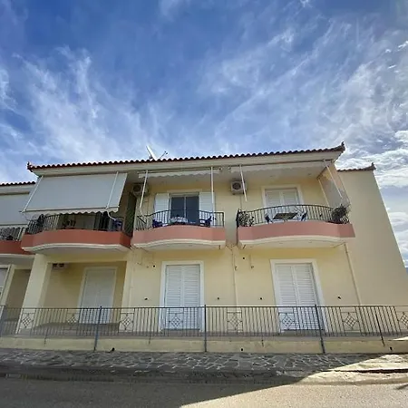 Iria Beach Апартаменты Ирия