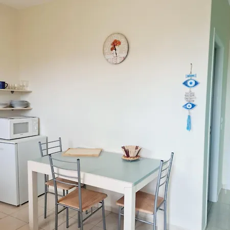 Iria Beach Apartament *